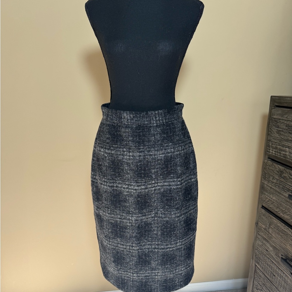 Banana Republic Plaid Pencil Skirt - Black and Gray